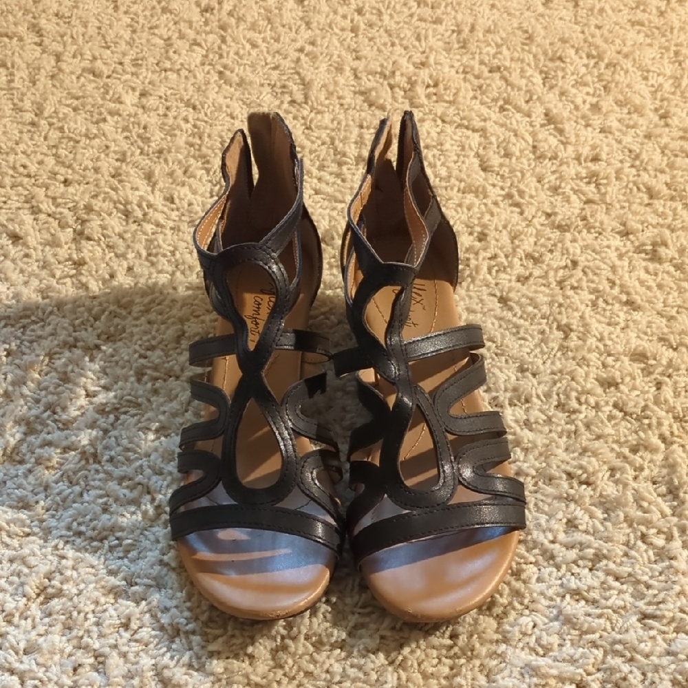 Dexflex Comfort Black Strappy Sandals